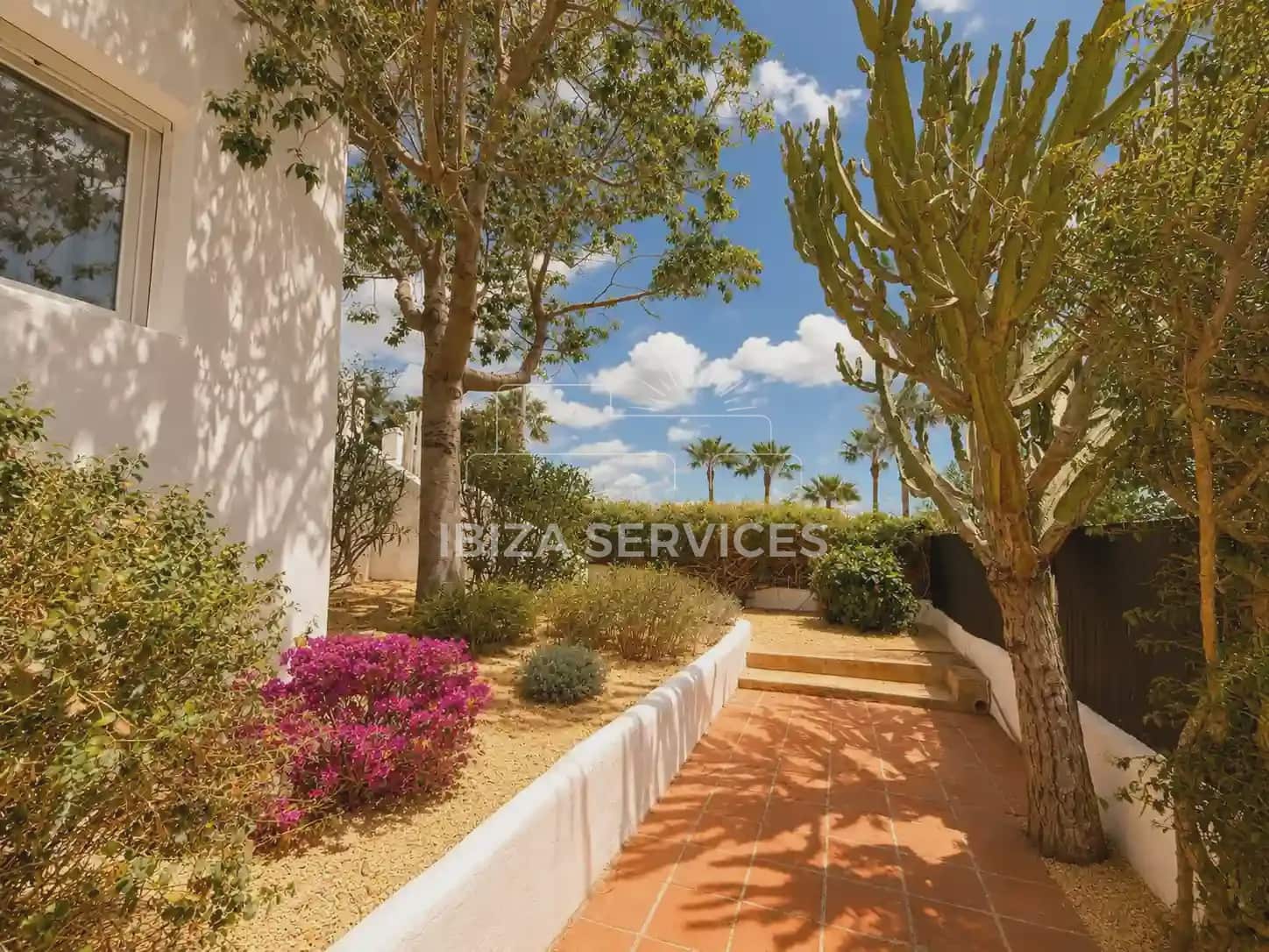 3 soveværelse Villa til leje i Talamanca med swimmingpool garage - € 12.000 (Ref: 9844215)