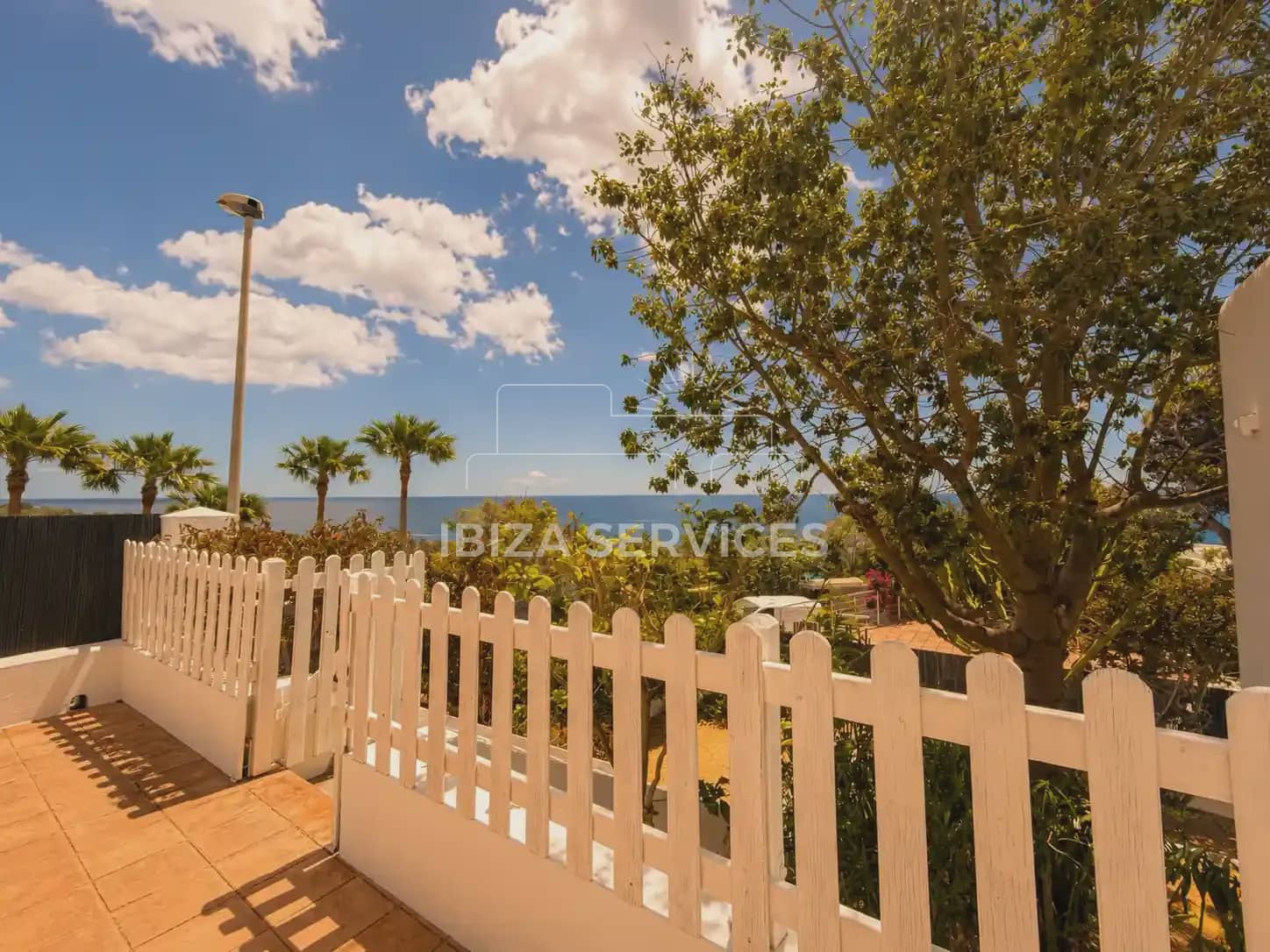 3 soveværelse Villa til leje i Talamanca med swimmingpool garage - € 12.000 (Ref: 9844215)