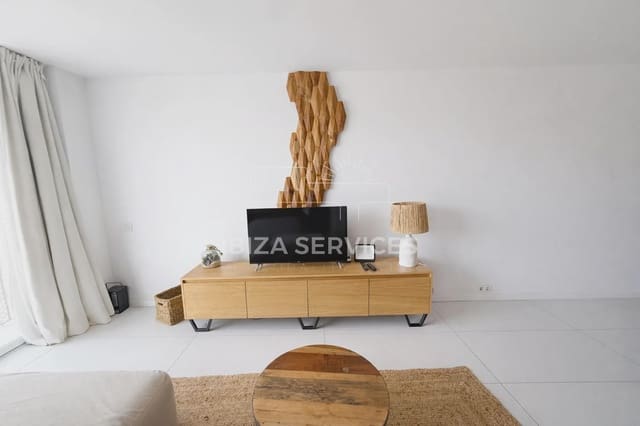1 slaapkamer Appartement te huur in Talamanca, Ibiza dorp met zwembad garage - € 3.500 (Ref: 9856259)