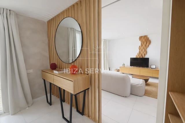 1 slaapkamer Appartement te huur in Talamanca, Ibiza dorp met zwembad garage - € 3.500 (Ref: 9856259)