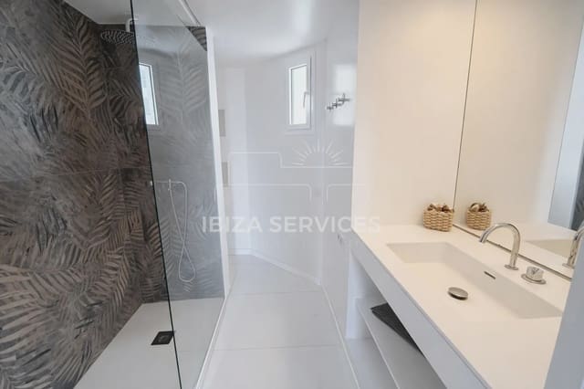 1 slaapkamer Appartement te huur in Talamanca, Ibiza dorp met zwembad garage - € 3.500 (Ref: 9856259)