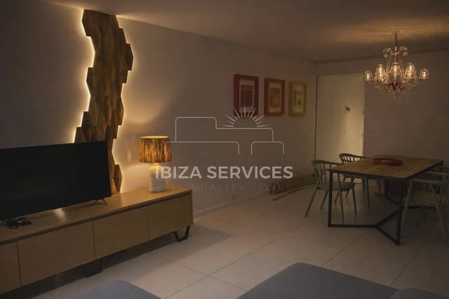 1 slaapkamer Appartement te huur in Talamanca, Ibiza dorp met zwembad garage - € 3.500 (Ref: 9856259)
