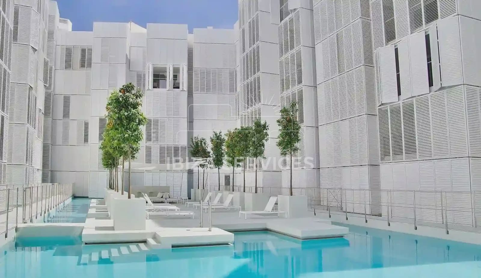1 slaapkamer Appartement te huur in Talamanca met zwembad garage - € 3.500 (Ref: 9856259)