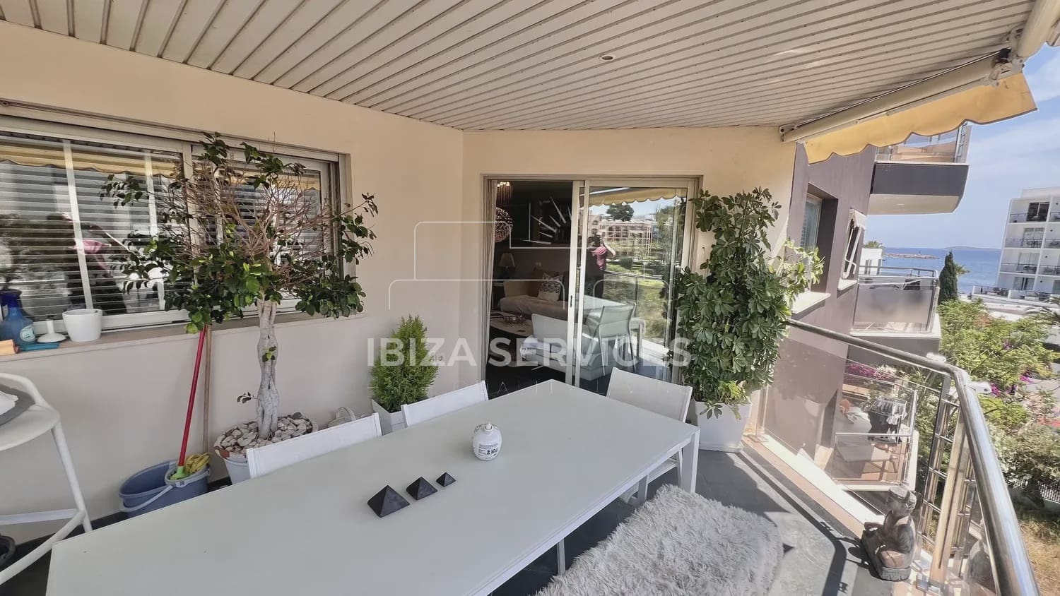 3 soverom Leilighet til salgs i Santa Eulalia / Santa Eularia med svømmebasseng garasje - € 849 000 (Ref: 9875507)