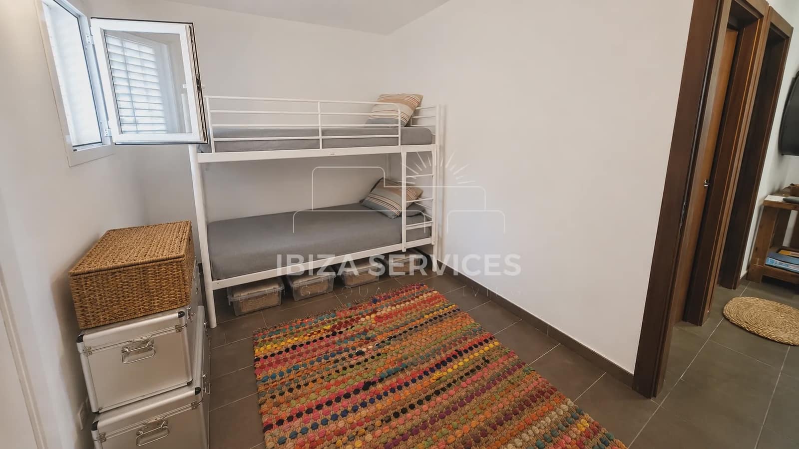 Apartamento de 3 habitaciones en Cala Tarida en venta con piscina - 690.000 € (Ref: 9898466)