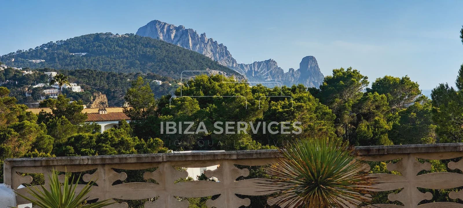 Apartamento de 3 habitaciones en Cala Tarida en venta con piscina - 690.000 € (Ref: 9898466)