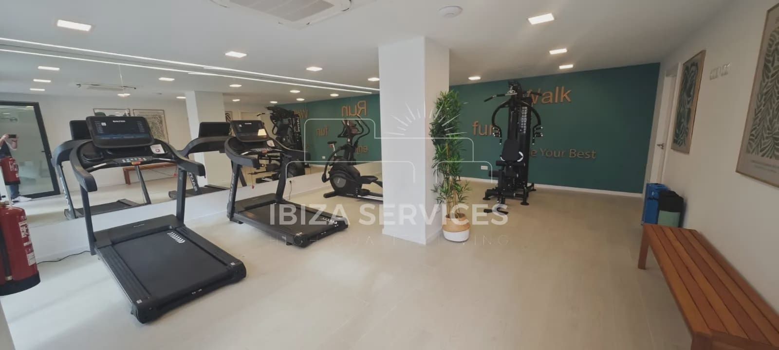 3 bedroom Apartment for rent in Playa d'en Bossa with pool garage - € 3,750 (Ref: 9964521)
