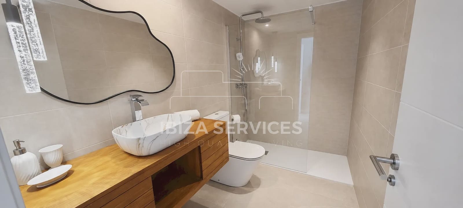 3 bedroom Apartment for rent in Playa d'en Bossa with pool garage - € 3,750 (Ref: 9964521)