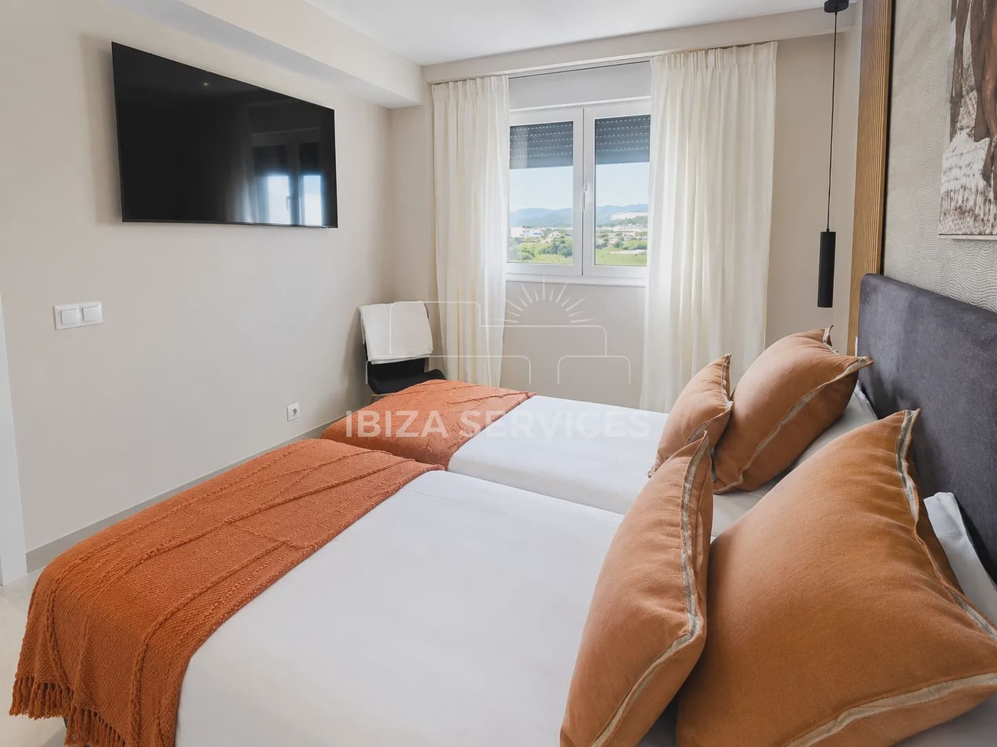 3 bedroom Apartment for rent in Playa d'en Bossa with pool garage - € 3,750 (Ref: 9964521)
