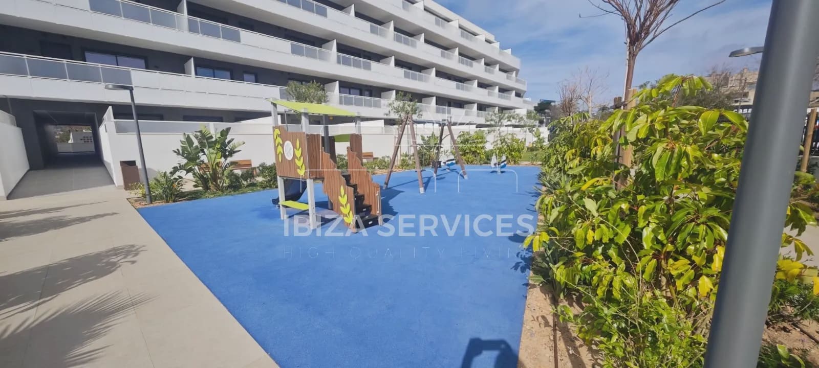 3 bedroom Apartment for rent in Playa d'en Bossa with pool garage - € 3,750 (Ref: 9964521)