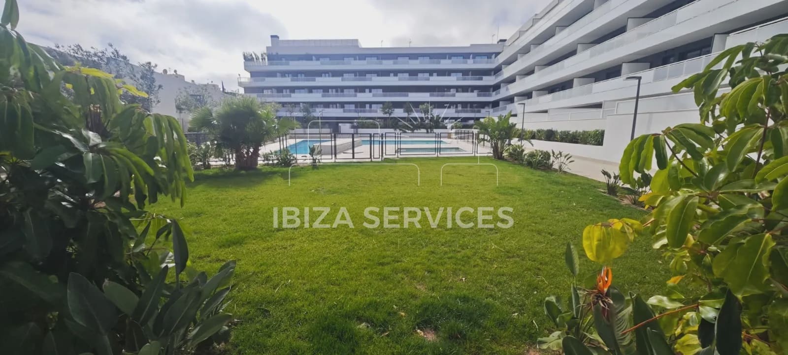 3 bedroom Apartment for rent in Playa d'en Bossa with pool garage - € 3,750 (Ref: 9964521)