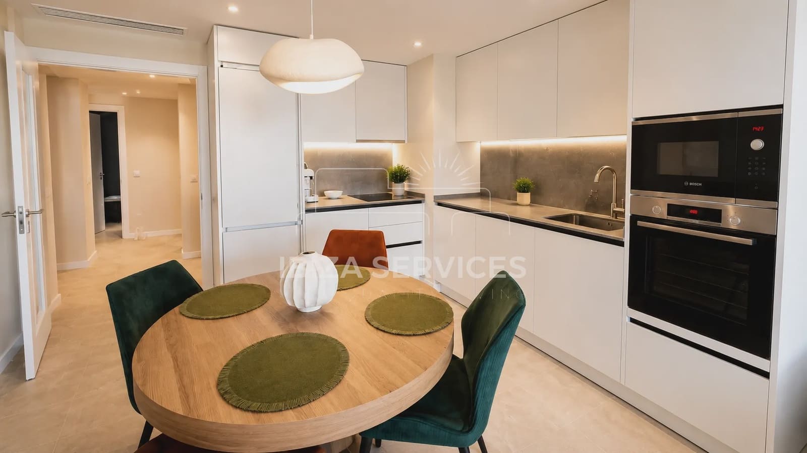 3 bedroom Apartment for rent in Playa d'en Bossa with pool garage - € 3,750 (Ref: 9964521)