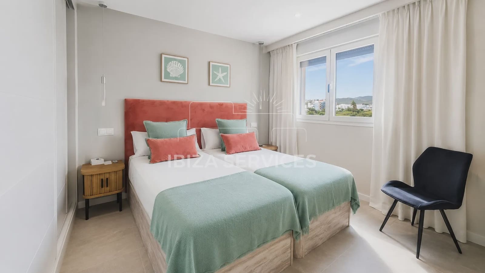 3 bedroom Apartment for rent in Playa d'en Bossa with pool garage - € 3,750 (Ref: 9964521)