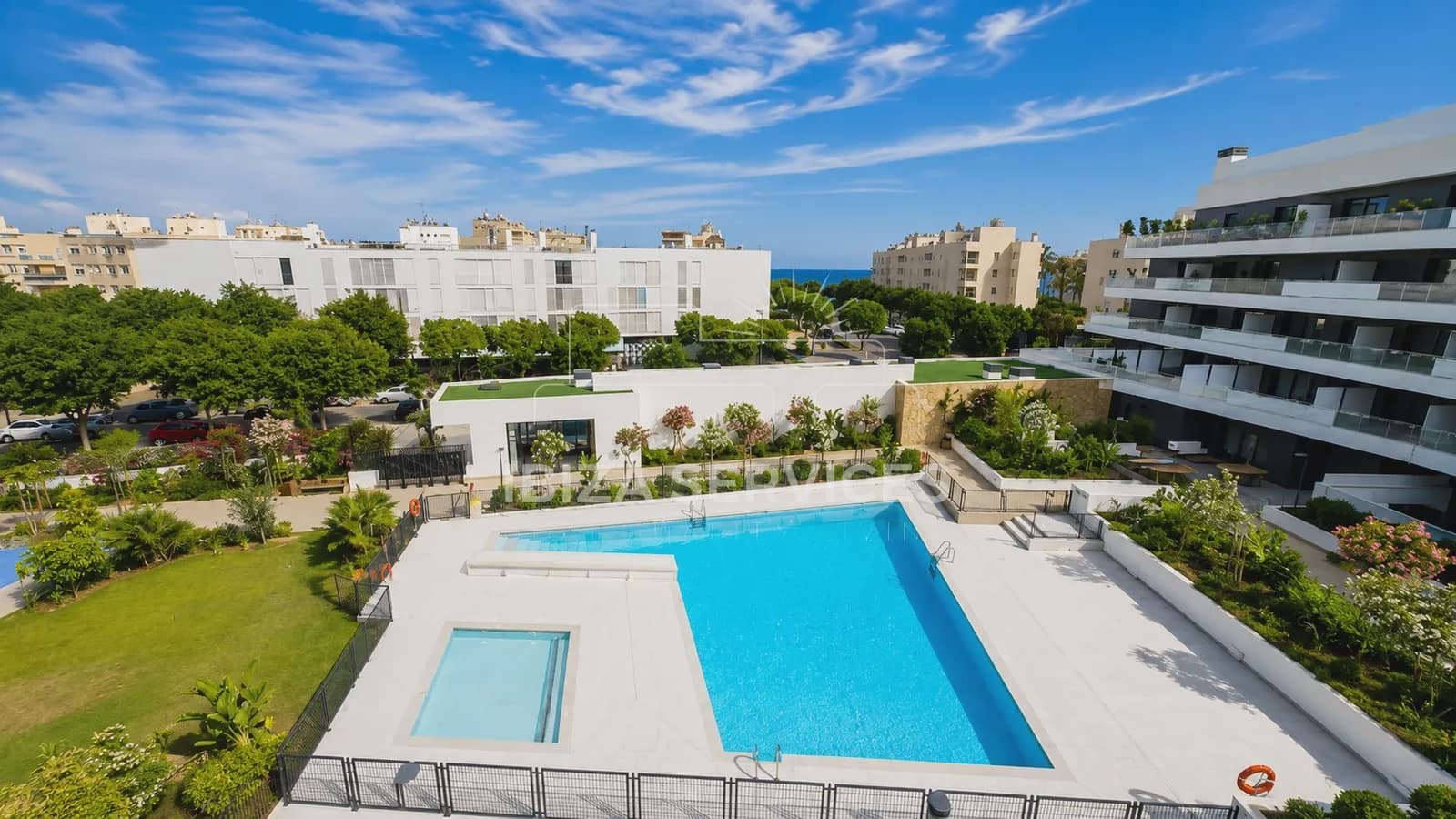 3 bedroom Apartment for rent in Playa d'en Bossa with pool garage - € 3,750 (Ref: 9964521)
