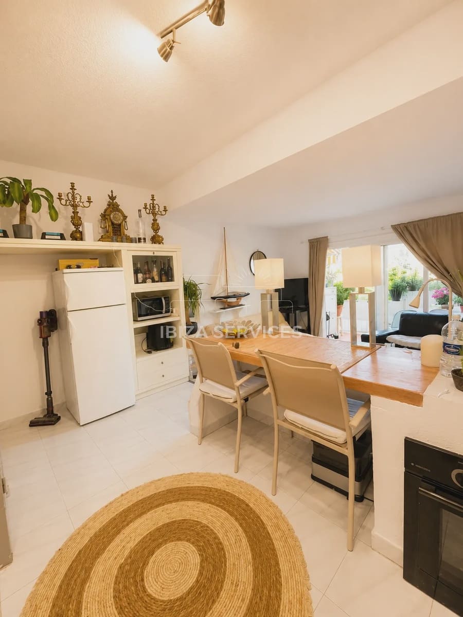 1 bedroom Apartment for sale in La Siesta with pool - € 320,000 (Ref: 9974301)