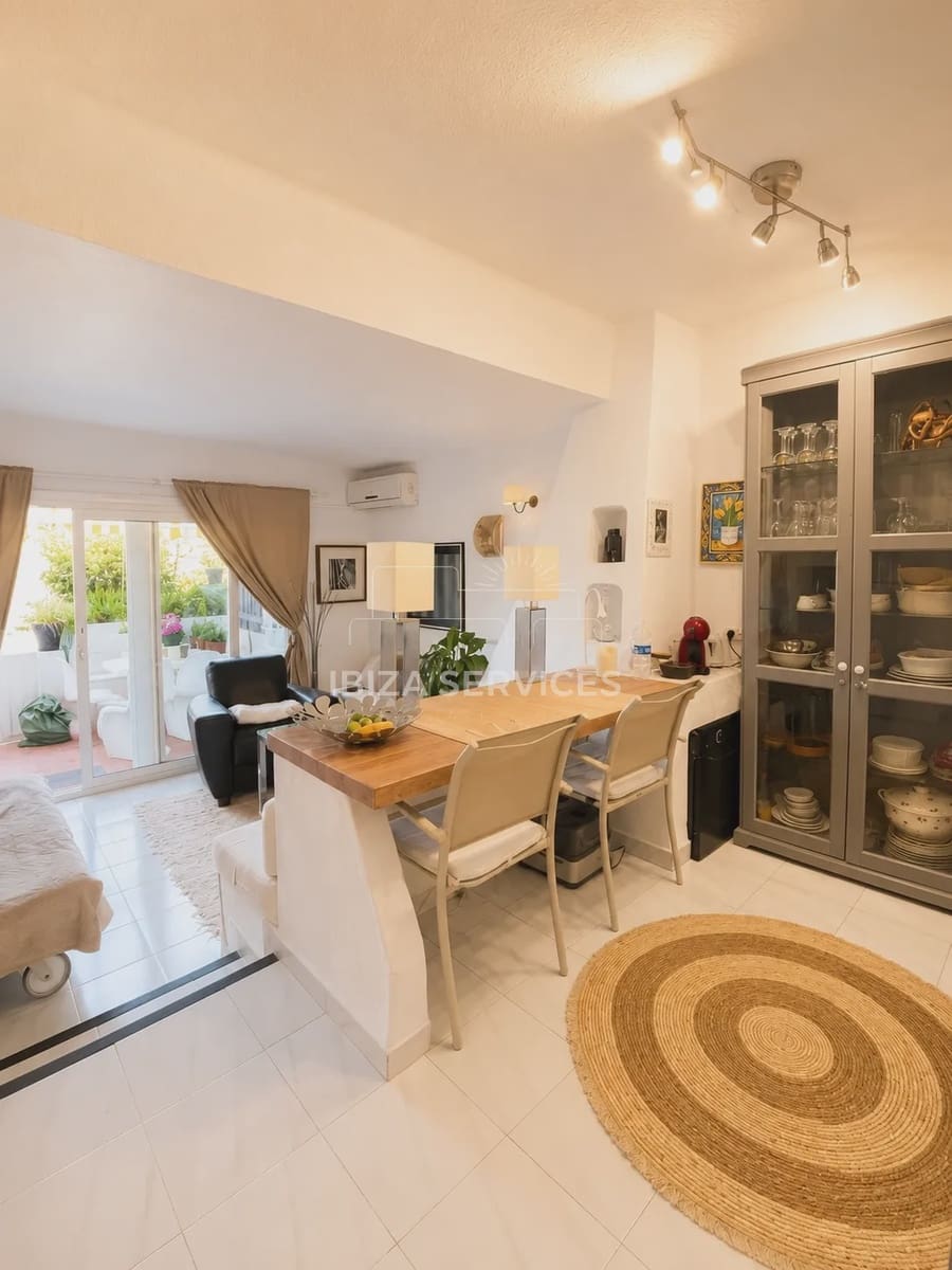 1 bedroom Apartment for sale in La Siesta with pool - € 320,000 (Ref: 9974301)