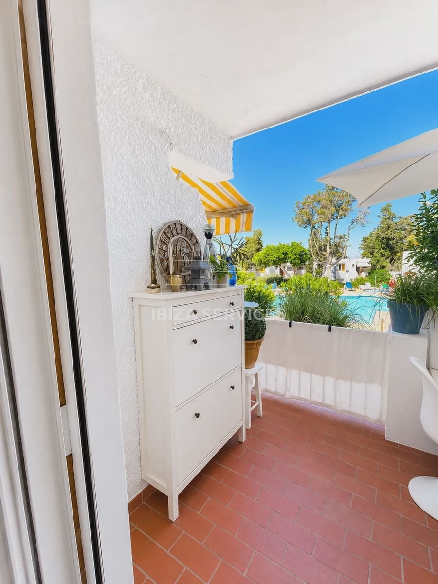 1 bedroom Apartment for sale in La Siesta with pool - € 320,000 (Ref: 9974301)