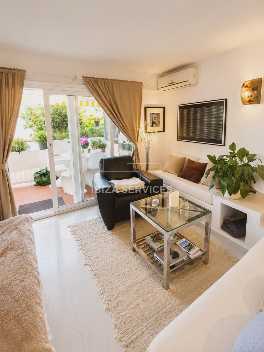 1 bedroom Apartment for sale in La Siesta with pool - € 320,000 (Ref: 9974301)