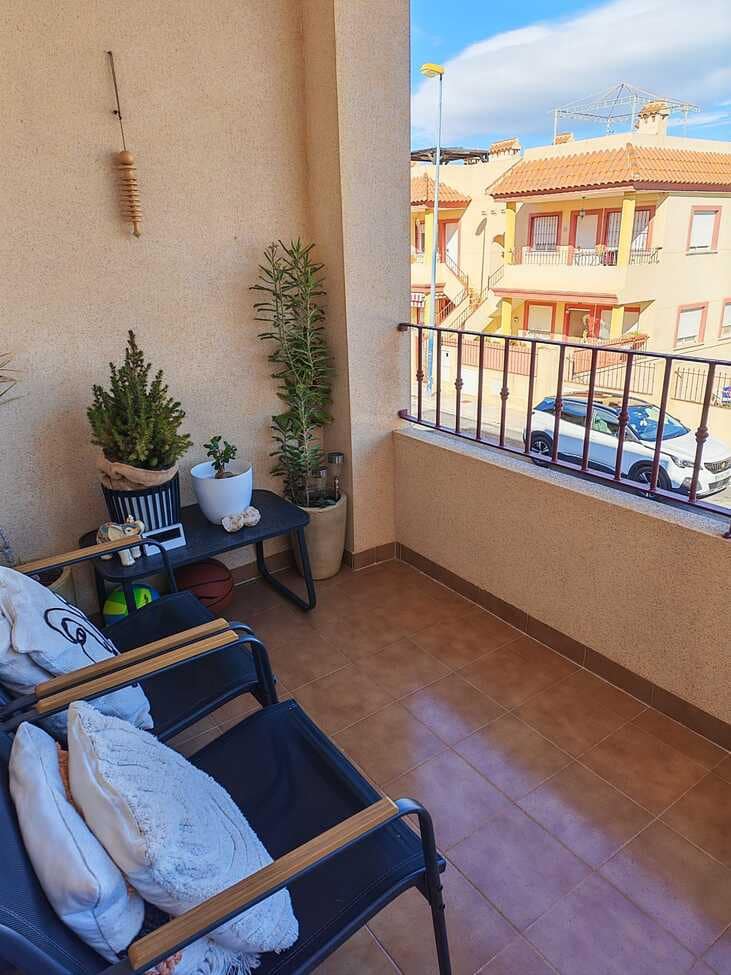 2 sovrum Lägenhet till salu i Orihuela med pool - 111 000 € (Ref: 10004997)