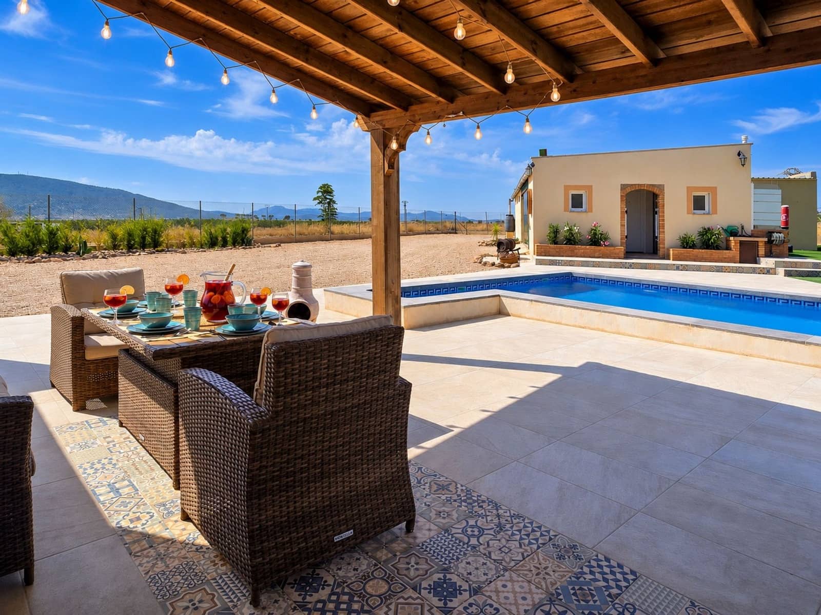 3 bedroom Villa for sale in Pinoso with pool garage - € 329,500 (Ref: 10004999)