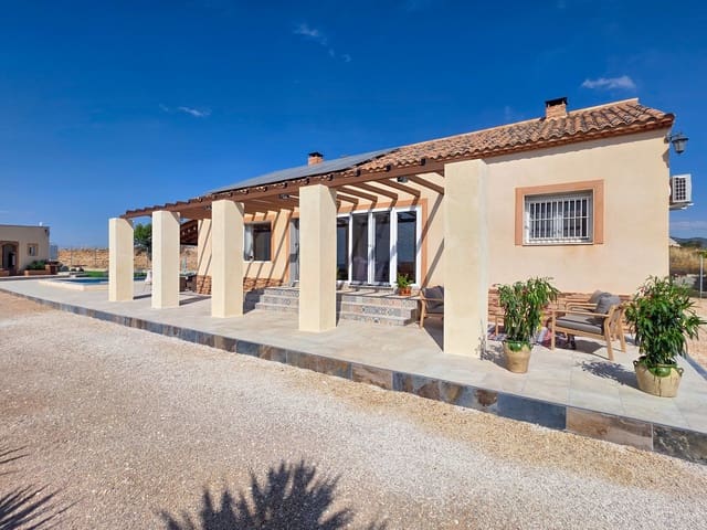 3 bedroom Villa for sale in Pinoso with pool garage - € 329,500 (Ref: 10004999)