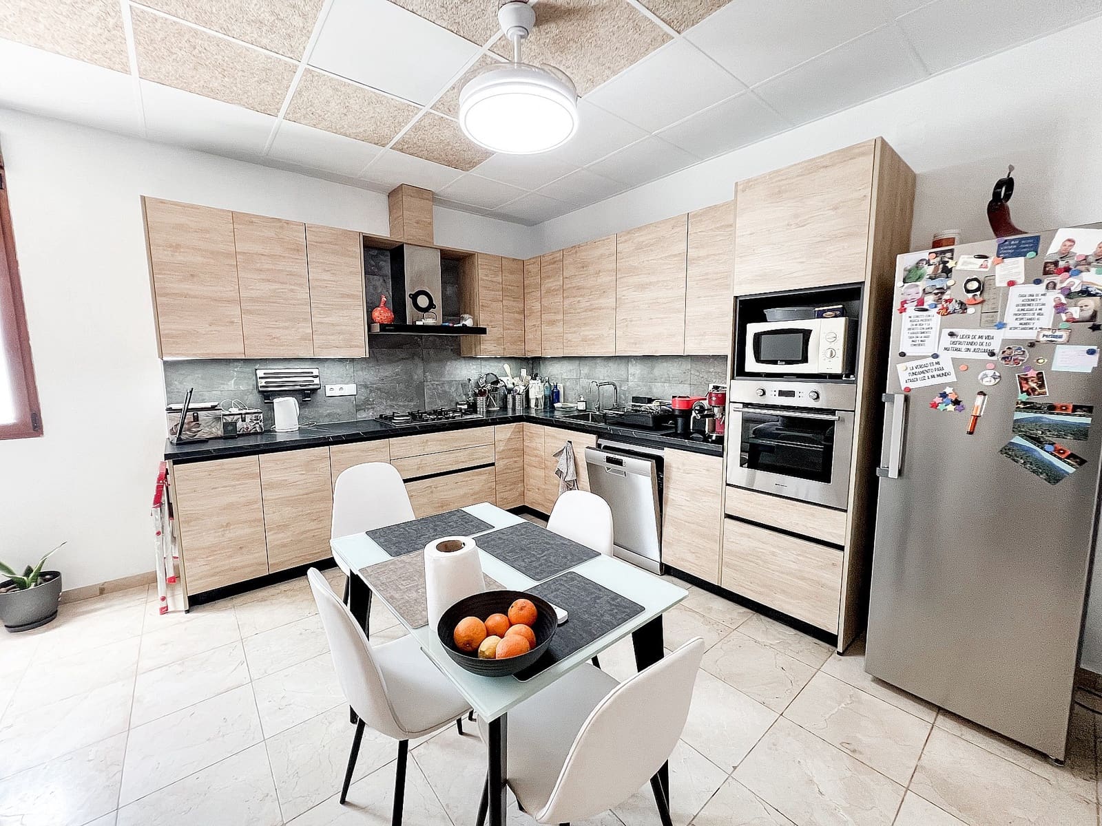 Casa de 3 habitaciones en Pinoso en venta con garaje - 235.000 € (Ref: 10005000)