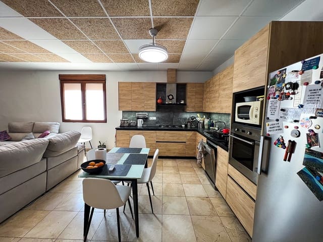 3 slaapkamer Huis te koop in Pinoso met garage - € 235.000 (Ref: 10005000)
