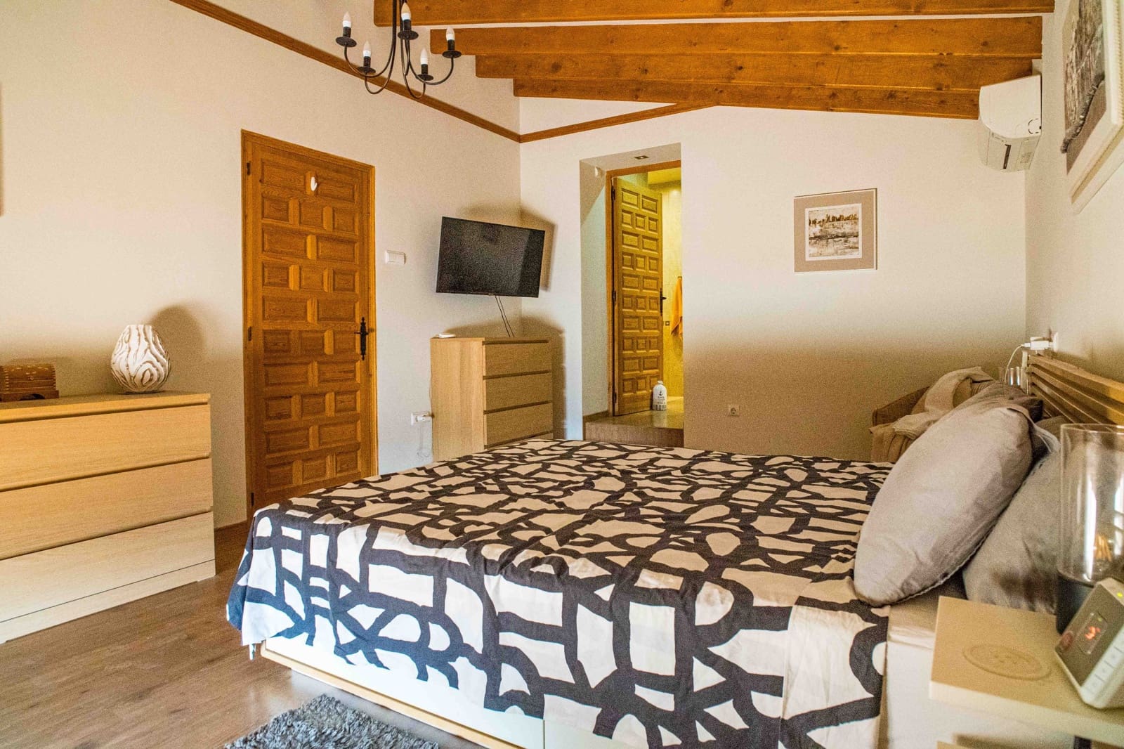 6 sypialnia Willa na sprzedaż w Pinoso z basenem garażem - 578 000 € (Ref: 10008310)