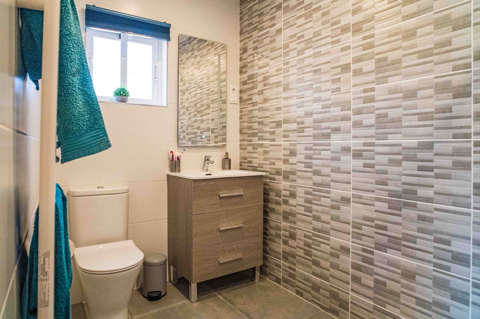 6 sypialnia Willa na sprzedaż w Pinoso z basenem garażem - 578 000 € (Ref: 10008310)