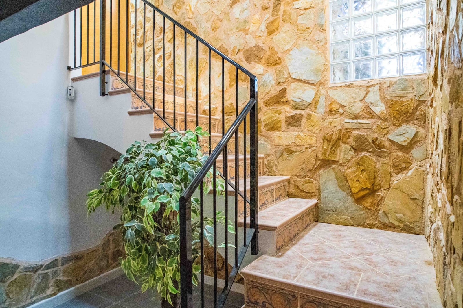 6 sypialnia Willa na sprzedaż w Pinoso z basenem garażem - 578 000 € (Ref: 10008310)