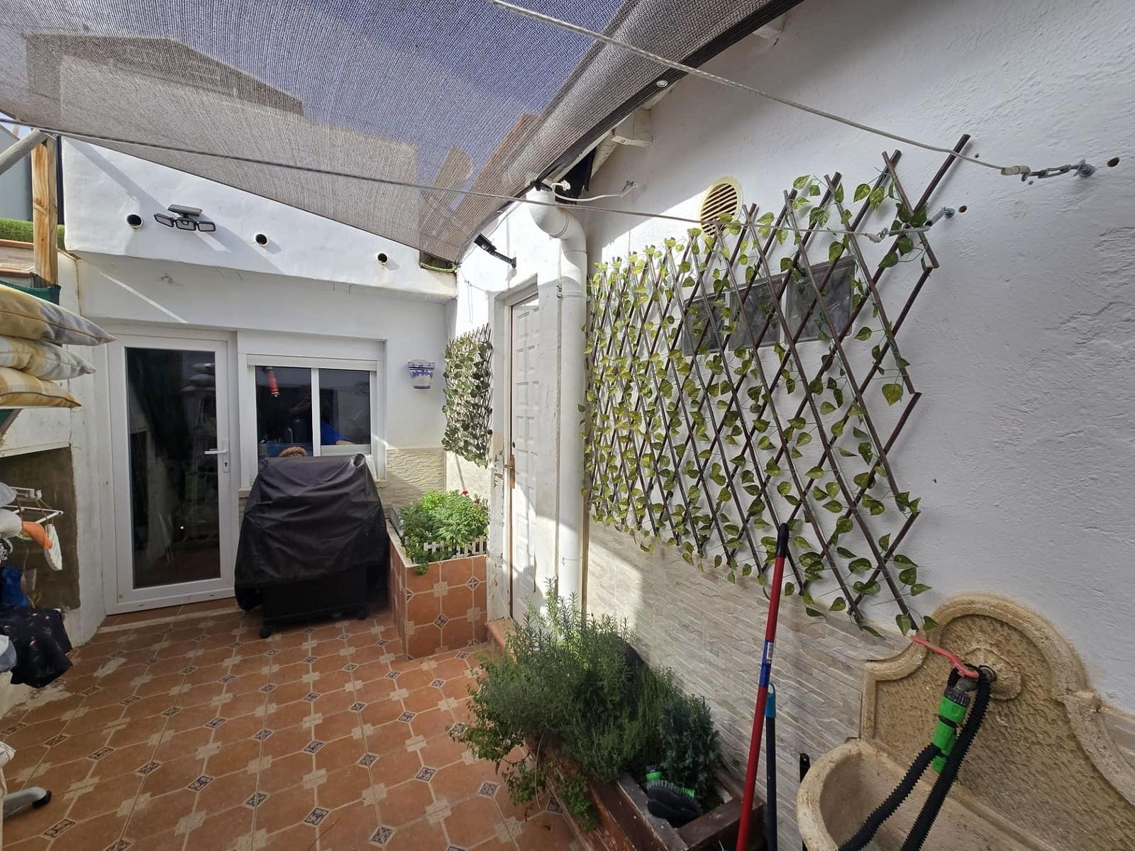 3 bedroom Townhouse for sale in Pinoso with pool - € 95,000 (Ref: 10021212)