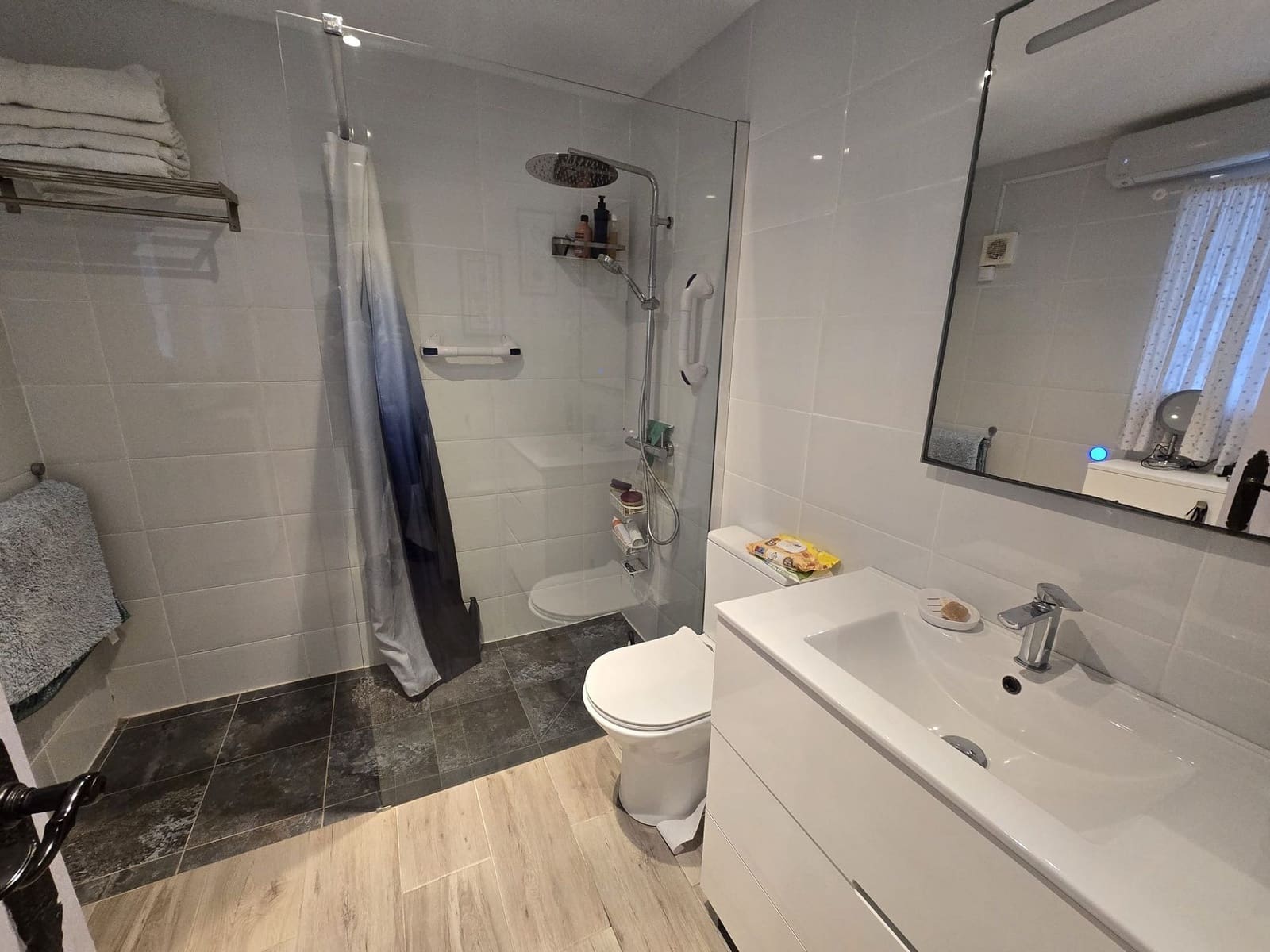 3 bedroom Townhouse for sale in Pinoso with pool - € 95,000 (Ref: 10021212)