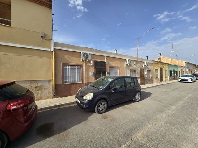 3 bedroom Townhouse for sale in Pinoso with pool - € 95,000 (Ref: 10021212)