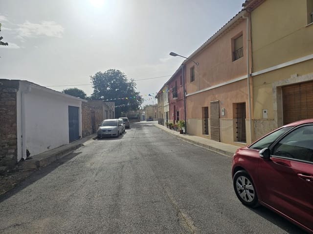 3 bedroom Townhouse for sale in Pinoso with pool - € 95,000 (Ref: 10021212)
