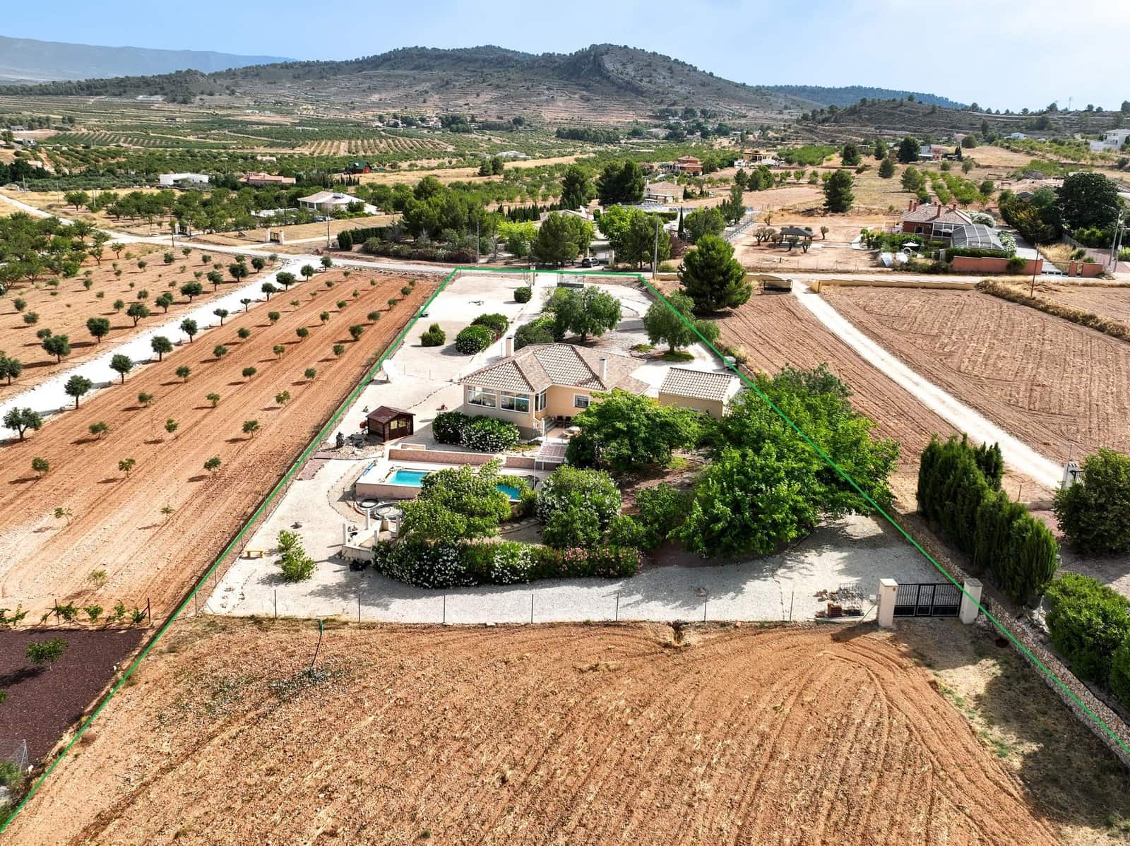 3 chambre Villa/Maison à vendre à Pinoso avec piscine garage - 329 500 € (Ref: 10022997)