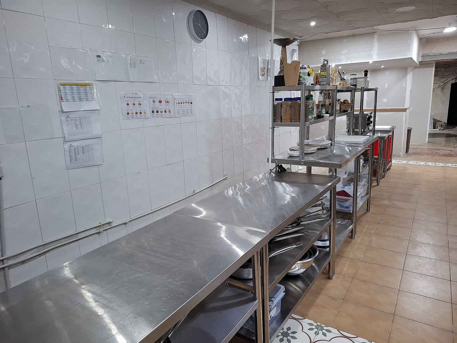 Kommersiell till salu i Pinoso med pool - 60 000 € (Ref: 10022998)