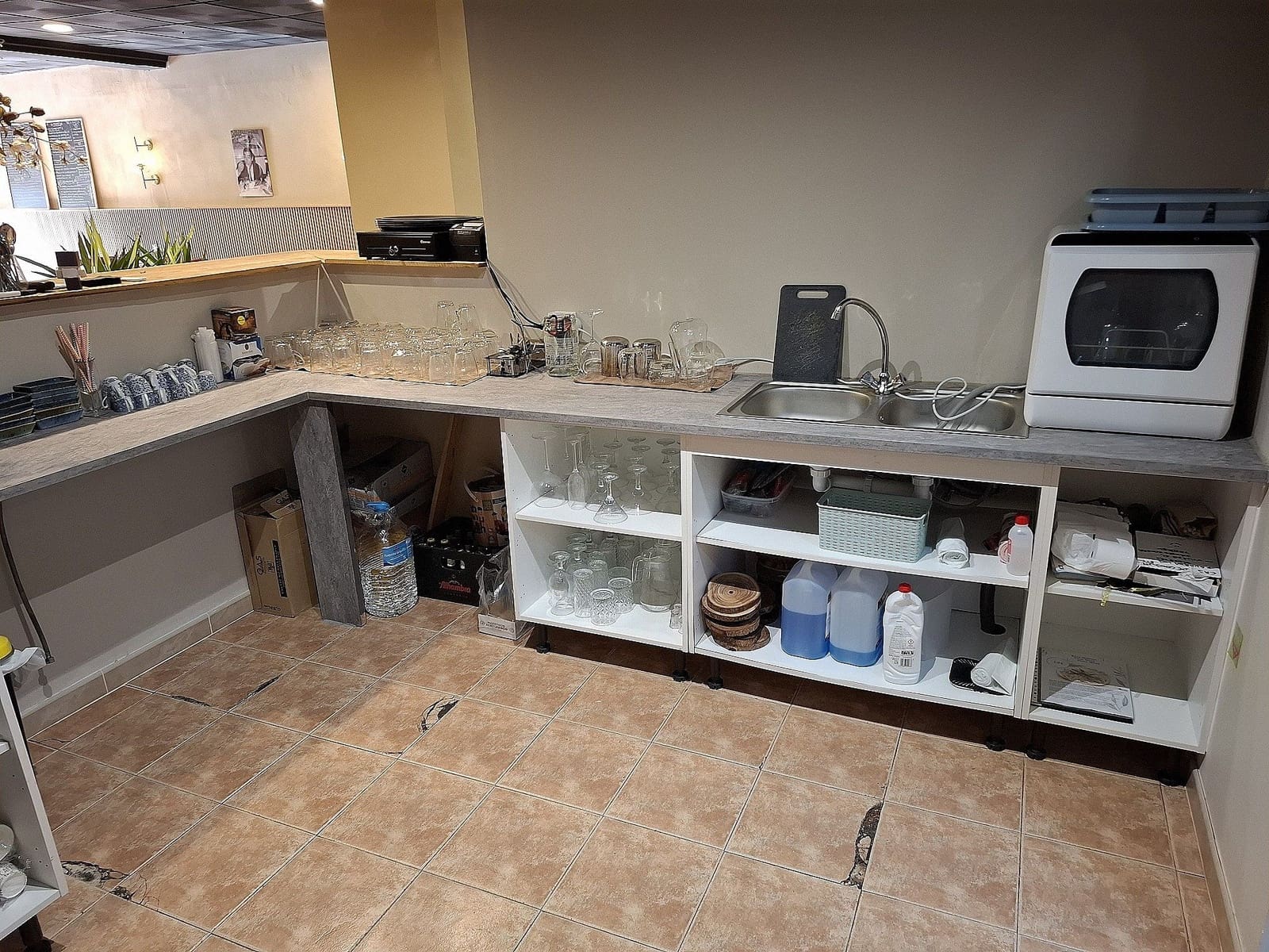 Kommersiell till salu i Pinoso med pool - 60 000 € (Ref: 10022998)