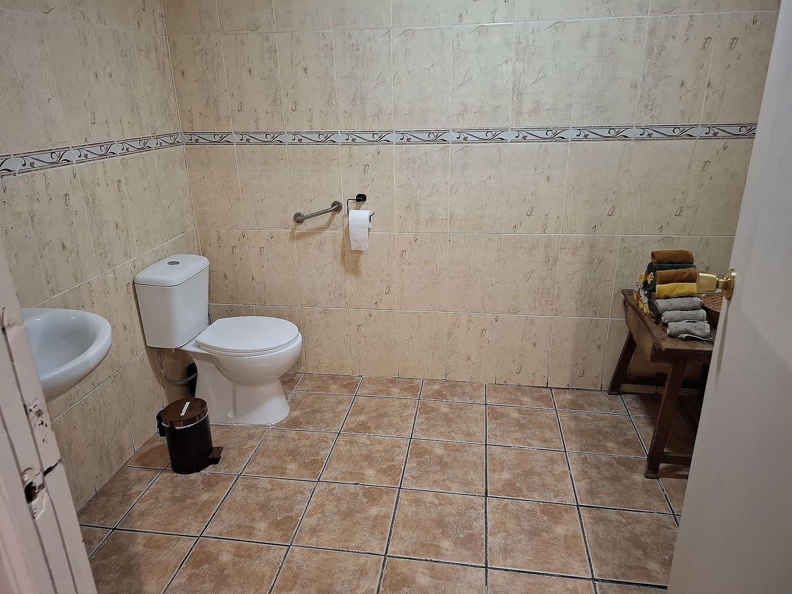 Kommersiell till salu i Pinoso med pool - 60 000 € (Ref: 10022998)