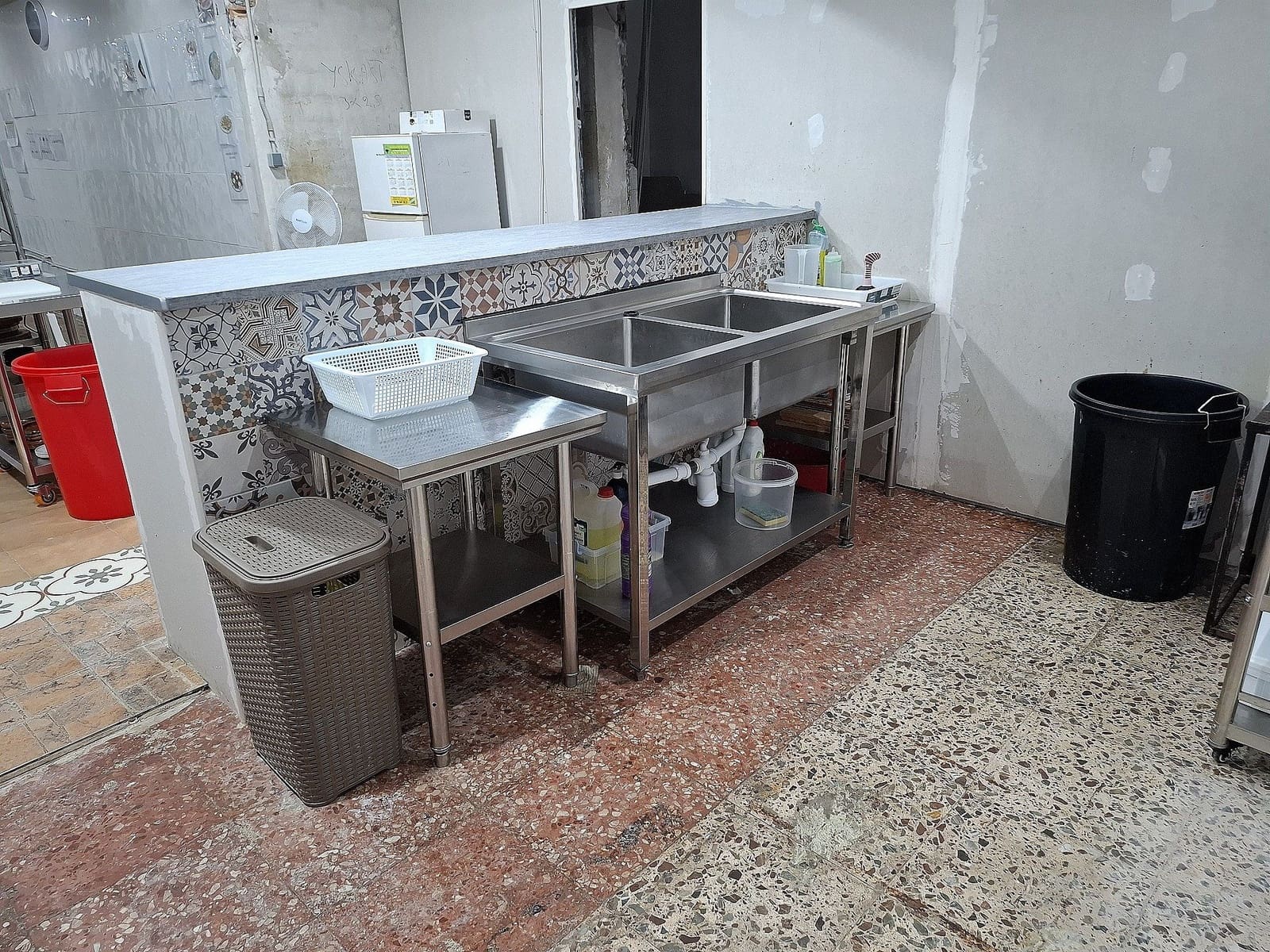 Kommersiell till salu i Pinoso med pool - 60 000 € (Ref: 10022998)