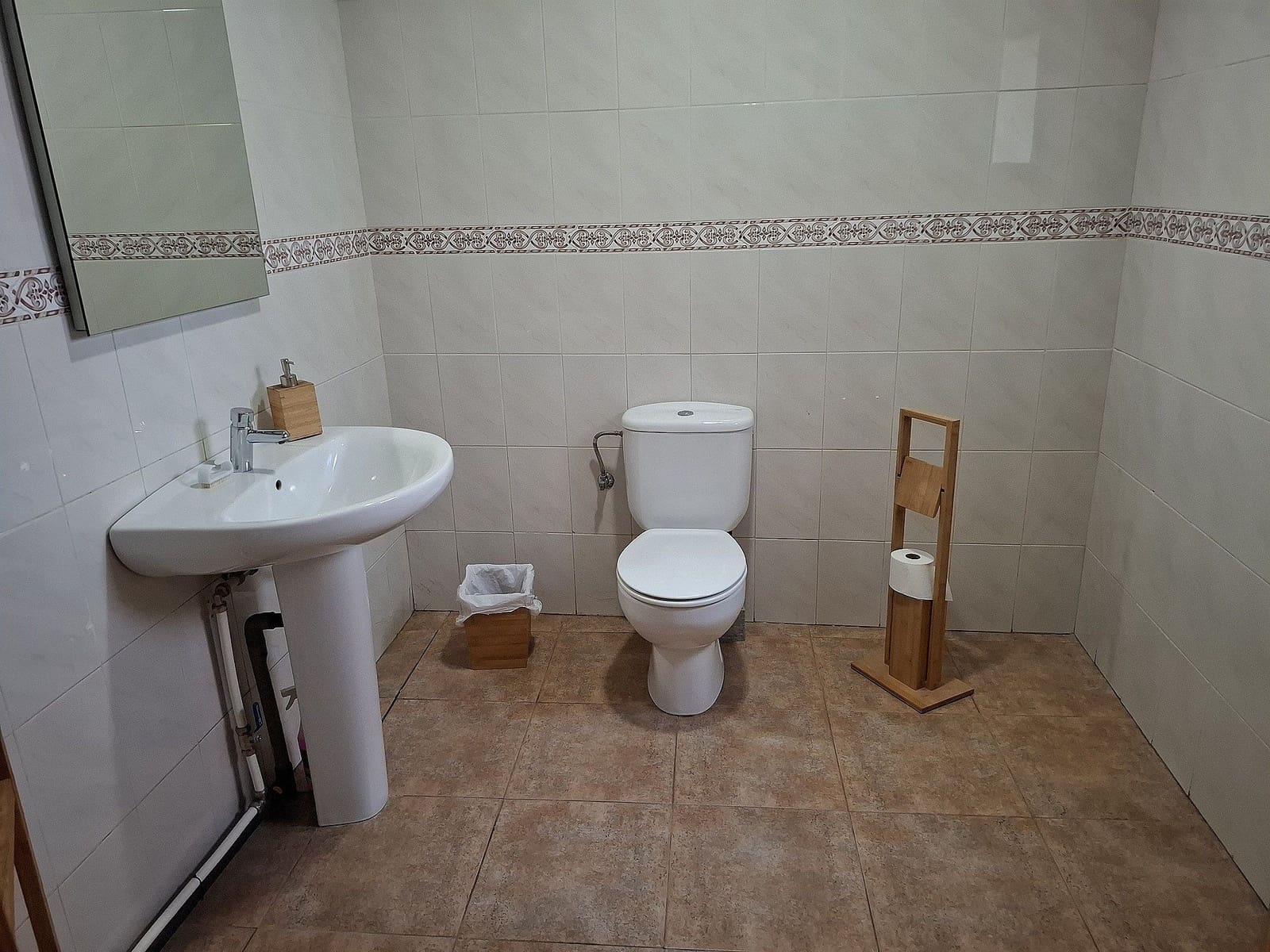 Kommersiell till salu i Pinoso med pool - 25 000 € (Ref: 10022999)