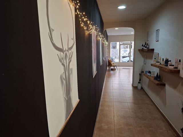 Kommersiell till salu i Pinoso med pool - 25 000 € (Ref: 10022999)