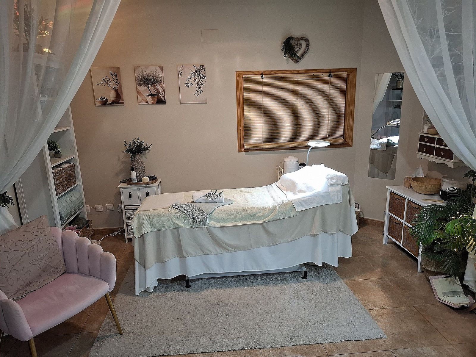 Kommersiell till salu i Pinoso med pool - 25 000 € (Ref: 10022999)