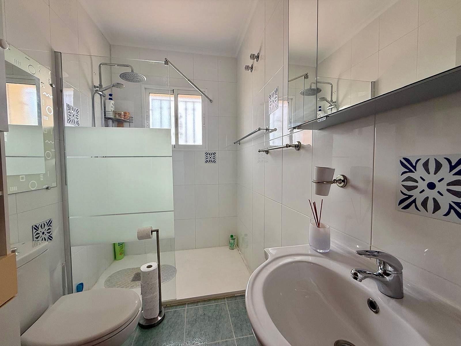 3 sovrum Villa till salu i Pinoso med pool garage - 299 995 € (Ref: 10026733)
