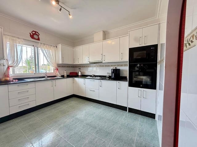 3 sovrum Villa till salu i Pinoso med pool garage - 299 995 € (Ref: 10026733)