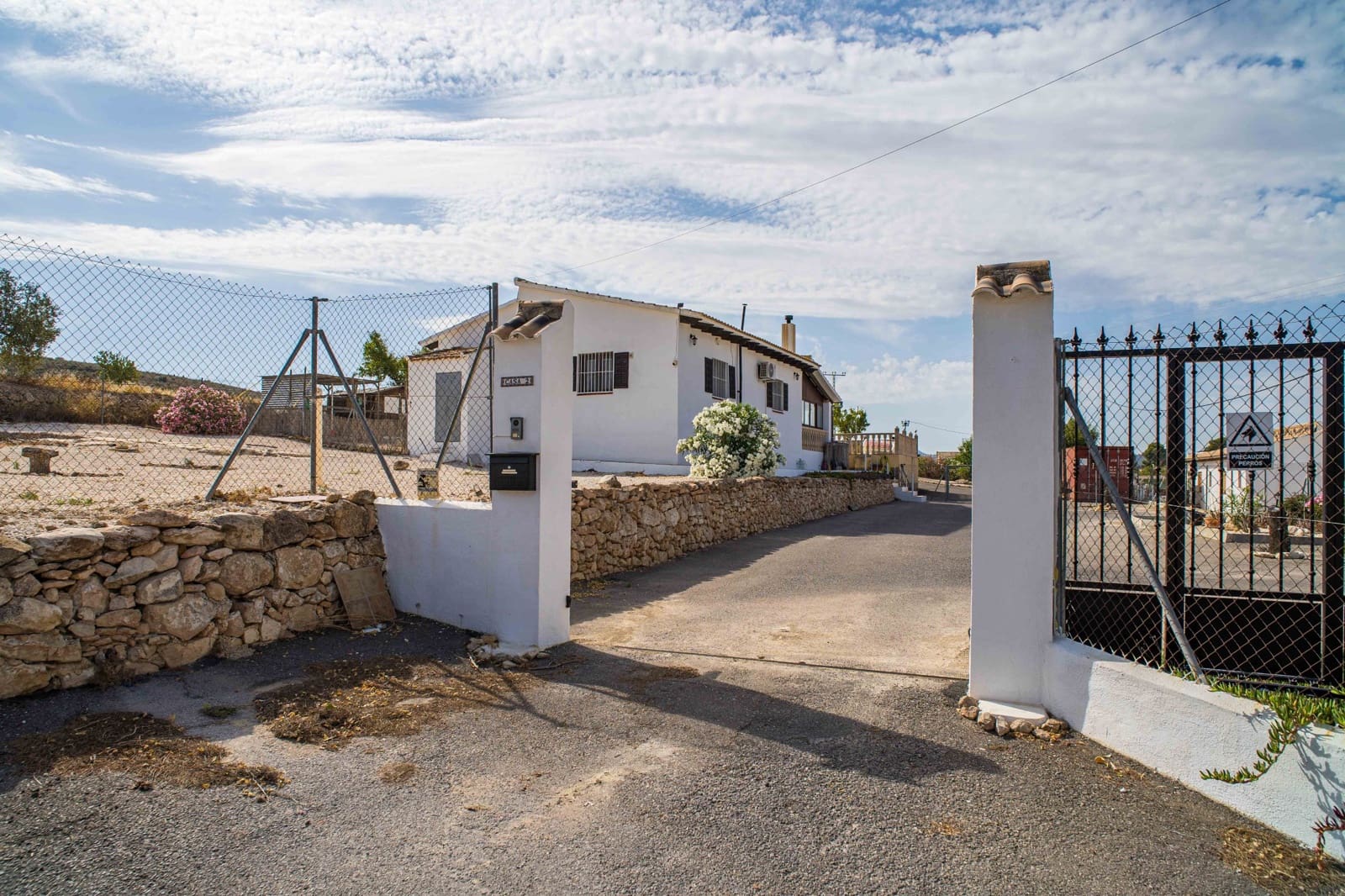 2 slaapkamer Villa te koop in Jumilla met zwembad garage - € 230.000 (Ref: 10027702)