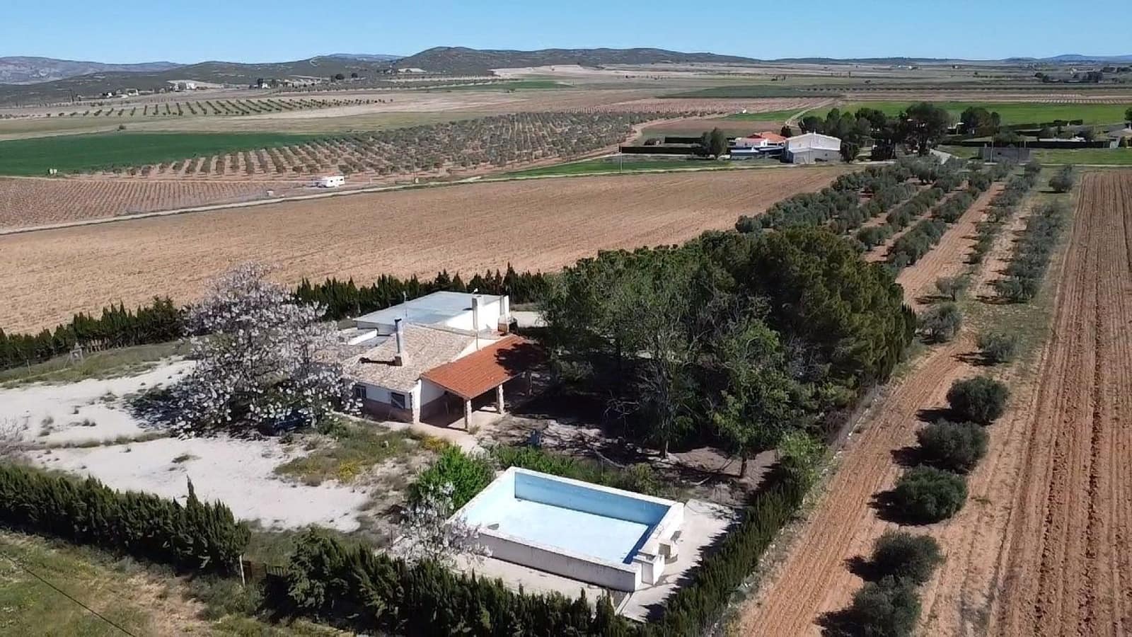 4 soveværelse Villa til salg i Yecla med swimmingpool - € 129.995 (Ref: 10040206)
