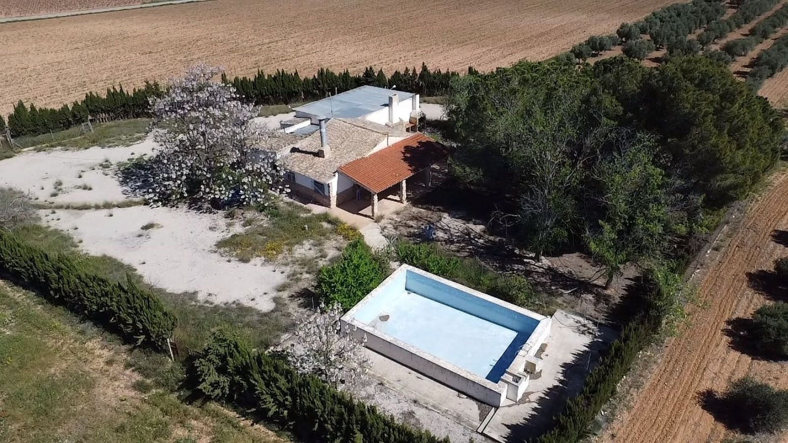 4 soveværelse Villa til salg i Yecla med swimmingpool - € 129.995 (Ref: 10040207)