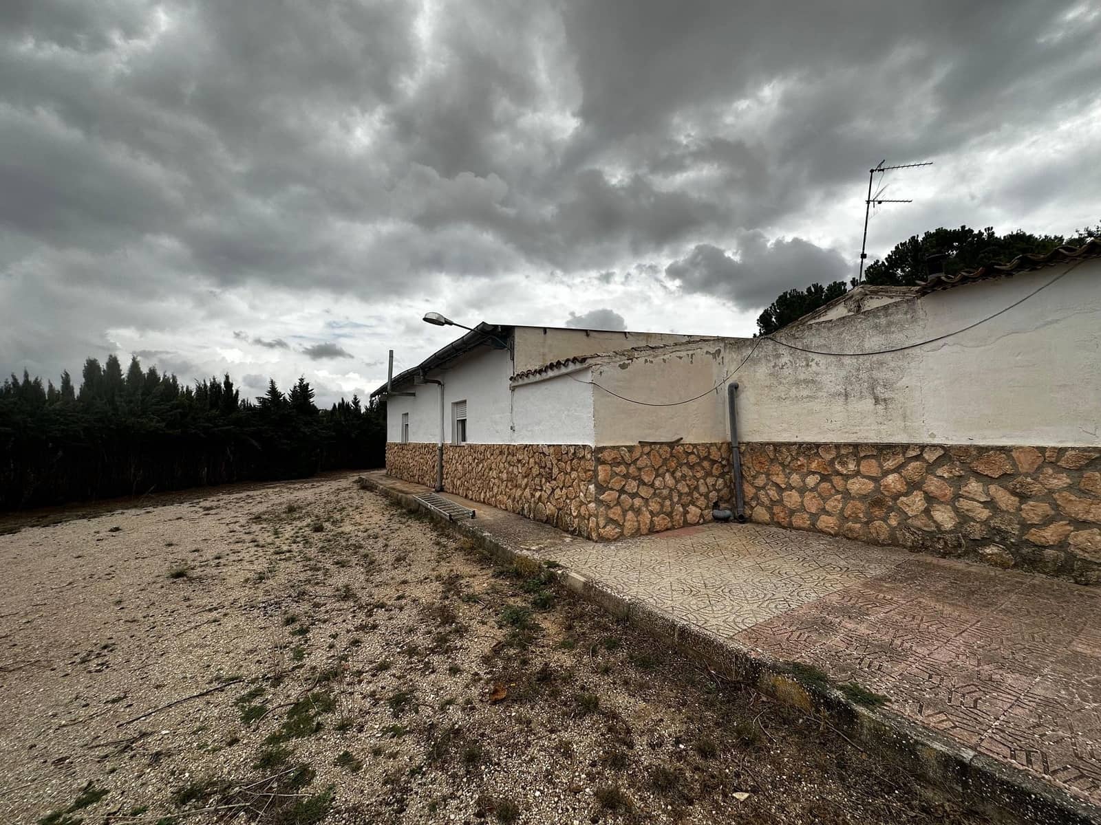 4 soveværelse Villa til salg i Yecla med swimmingpool - € 129.995 (Ref: 10040207)
