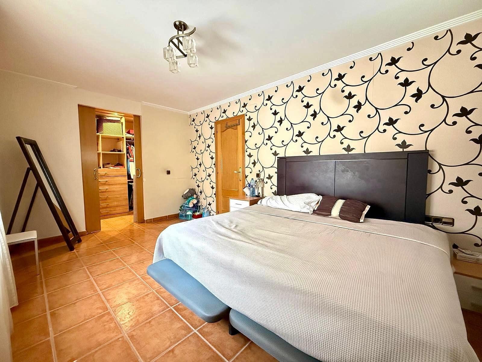3 bedroom Townhouse for sale in Pinoso with garage - € 339,995 (Ref: 10040208)