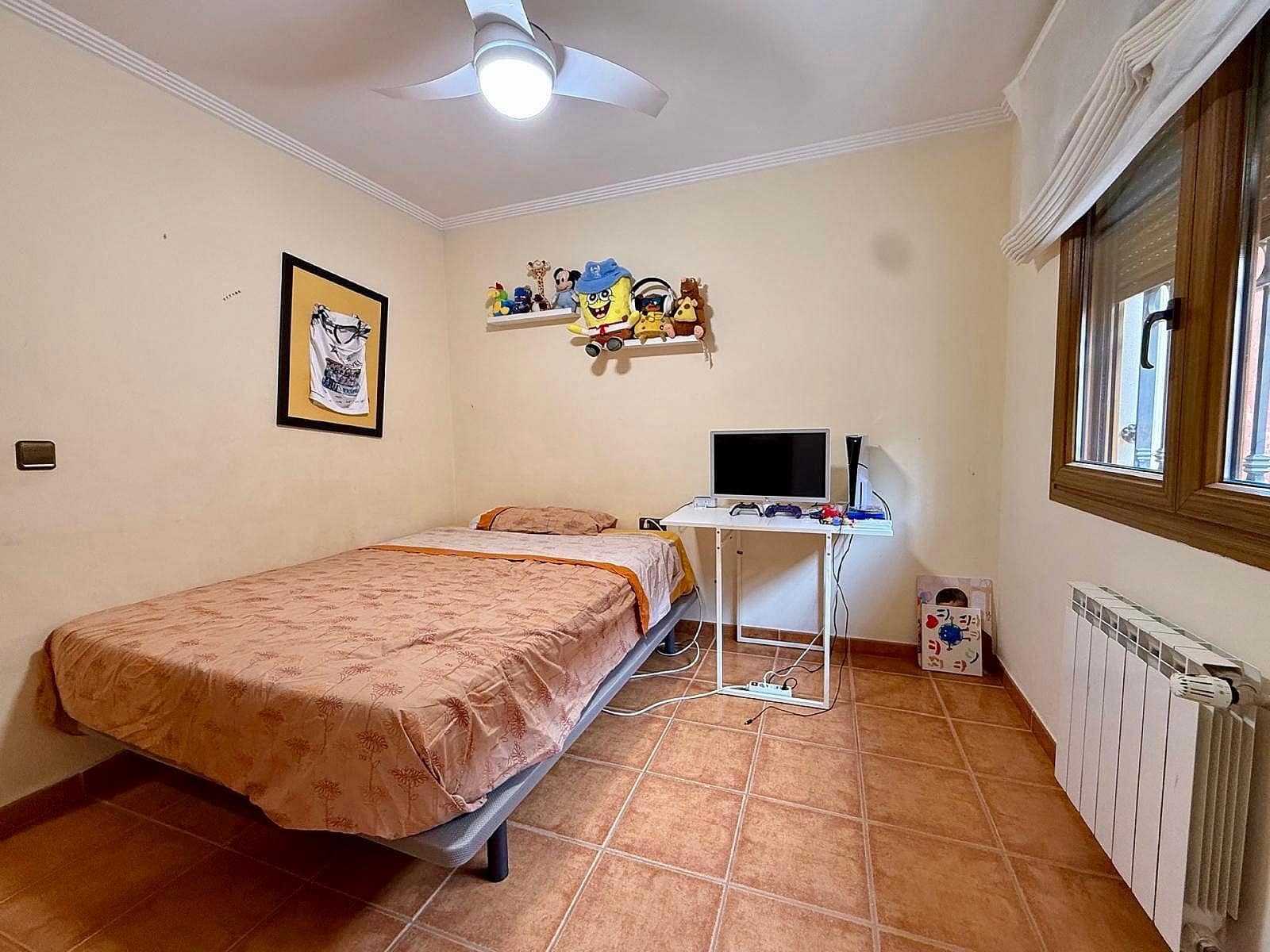 3 bedroom Townhouse for sale in Pinoso with garage - € 339,995 (Ref: 10040208)
